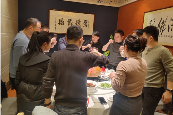 我们都是追梦人 ——热烈庆祝2022江西HJC黄金城科技新春年会圆满乐成