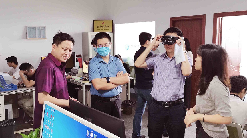 江西省第三批VR立异创业人才团队专家一行莅临我公司现场核查