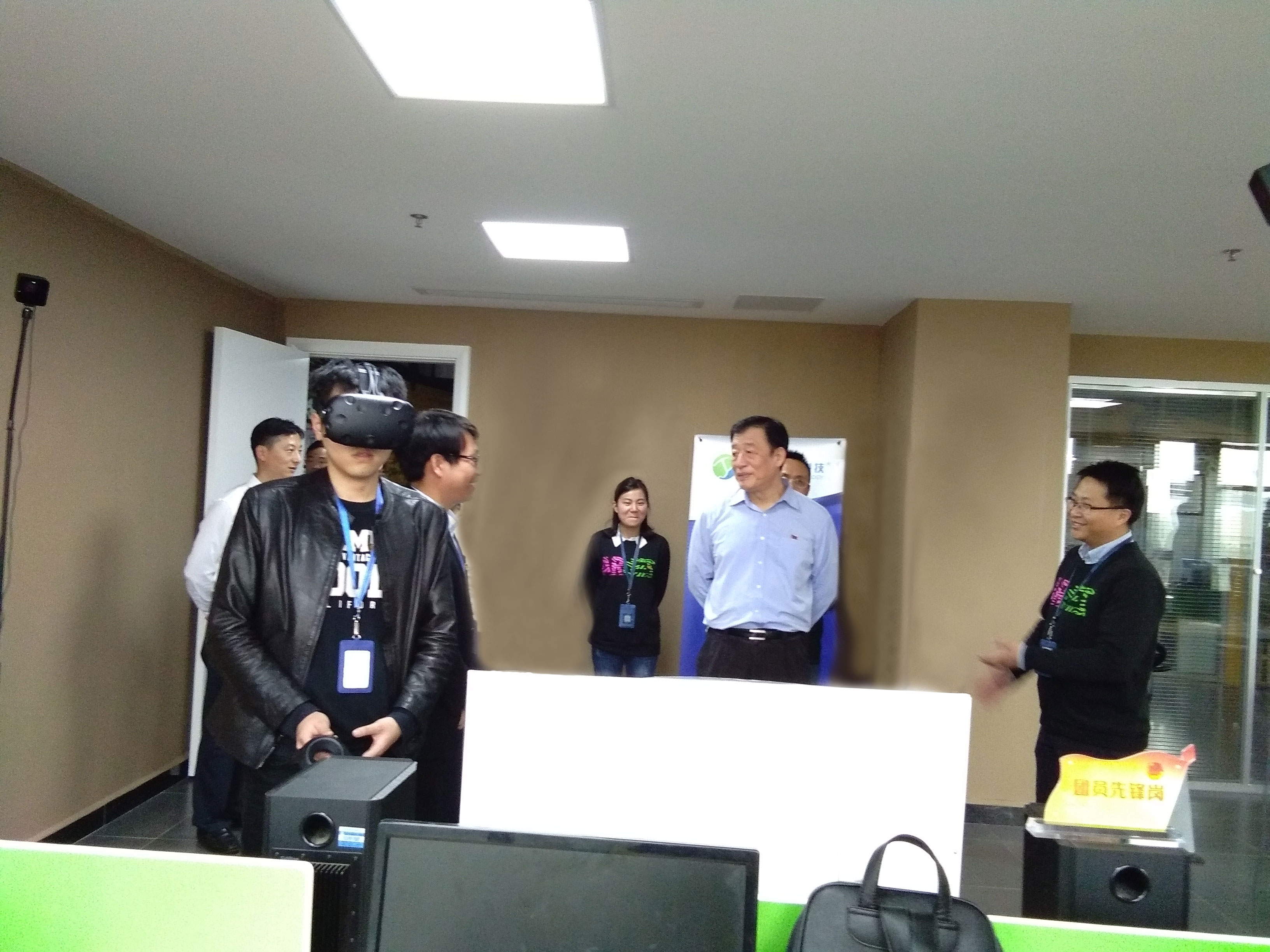 五四青年节之际 刘奇省长莅临HJC黄金城